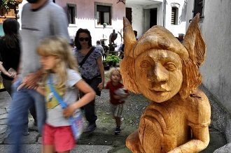 Scultura, intarsio, restauro, pirografia, lavorazione del legno in tutte le sue forme e sfumature